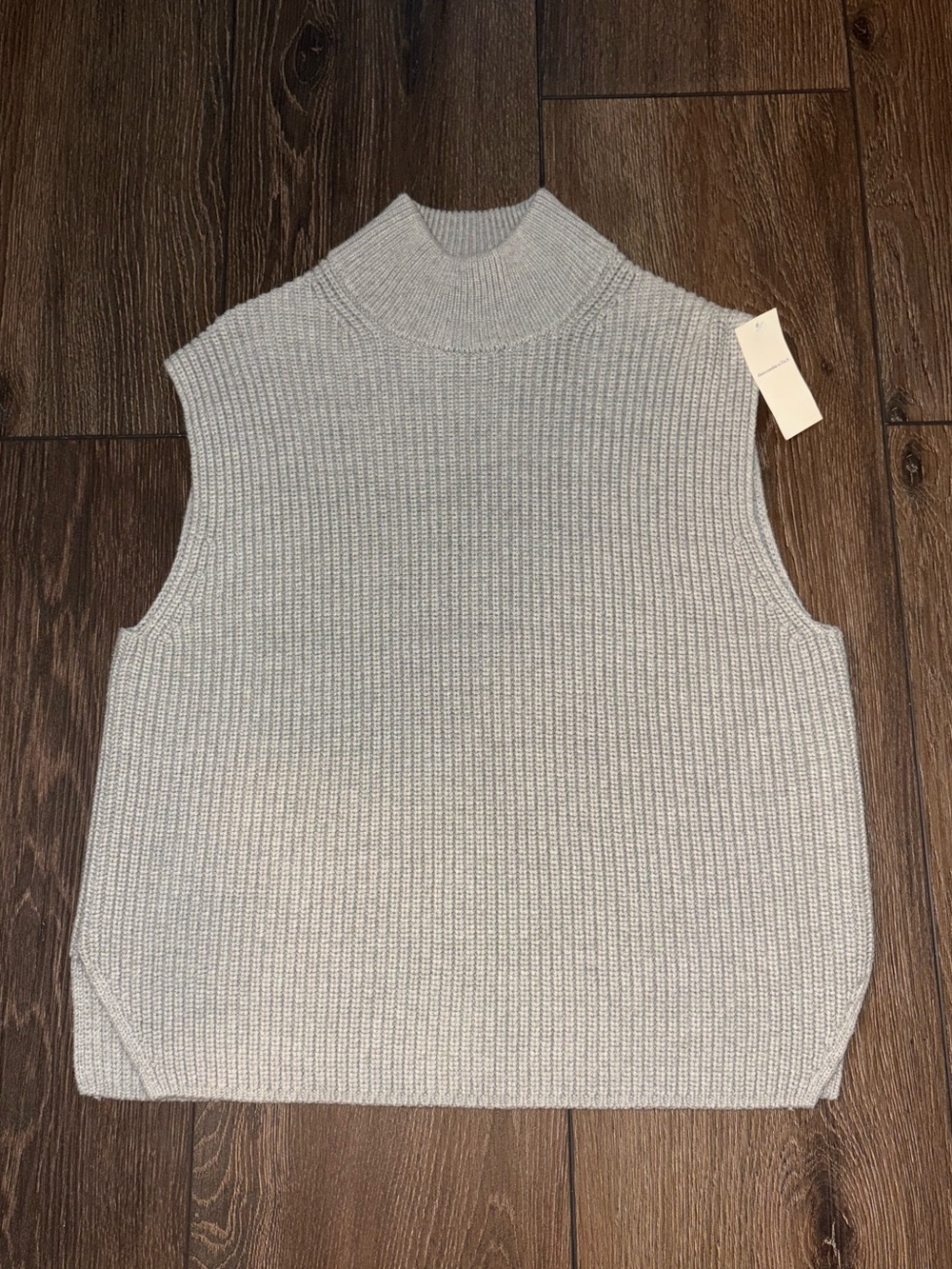 NWT abercrombie sleeveless sweater!